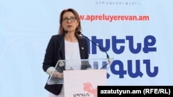 «Ապրելու երկիր»-ի քաղաքապետի թեկնածու Մանե Թանդիլյանը ընտրարշավի ժամանակ, օգոստոս, 2023թ.