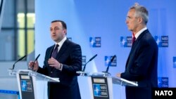 ირაკლი ღარიბაშვილმა და იენს სტოლტენბერგმა ნატოს შტაბბინაში დახურულ კარს მიღმა ისაუბრეს.