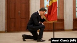 Prim-ministrul R. Moldova, Dorin Recean, în timpul depunerii jurământului de învestire la Președinție, 16 februarie 2023