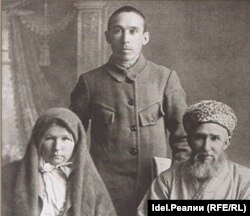 Габделрәүф Вәлиди әнисе һәм әтисе белән