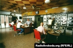 Супрацоўнікі карпарацыі Радыё Свабодная Эўропа / Радыё Свабода (RFE/RL) у тэхнічным пакоі студыі, адкуль запісы радыёперадач на розных мовах трансьлявалі на тэрыторыю СССР і краіны Ўсходняй Эўропы