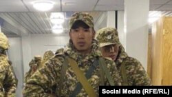 Бактыбек Бекжанов Балыкчы шаарындагы №20636 аскер бөлүгүндө. 