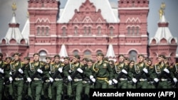 Modificările legislației votate marți de Duma de Stat a Rusiei vor permite trimiterea actelor de recrutare prin poștă recomandată și online.