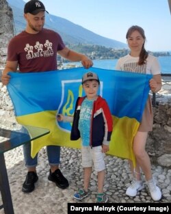 Родина біженців з Харкова у Вероні