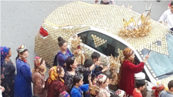 Diňle: Resmi nikasyz, bozulýan maşgala köpelýär