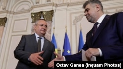 Premierul Marcel Ciolacu si liderul PNL Nicolae Ciucă și-au dat mâna pentru o alianță electorală bazată pe liste comune la alegerile europarlamentare. Poate fi doar primul pas spre continuarea alianței și la celelalte alegeri.