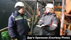 Workers at a factory in Pokrovsk in Ukraine's Donetsk region in 2024 (file photo)