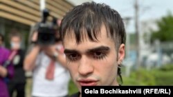 ლაზარე გრიგორიადისი გლდანის N8 პენიტენციური დაწესებულებიდან გათავისუფლების შემდეგ. 24 აპრილი 