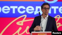 Северна Македонија - Стево Пендаровски, актуелен претседател на Северна Македонија и кандат за втор мандат со поддршка од СДСМ (претседателски избори, 24.4.2024 година)