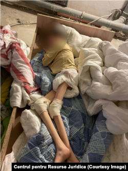 Când au găsi-o pe Mara, în subsolul din Bărdești, medicii s-au mirat că mai trăiește. Au crezut că nu va rezista mai mult de câteva ore. A supraviețuit.