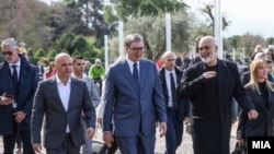 Премиерот Димитар Ковачевски во Бардолино, Италија, се сретна со претседателот на Србија Александар Вучиќ и албанскиот премиер Еди Рама.