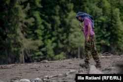 აკაკი სპანდერაშვილიც მეგობრებს ეძებს.