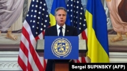 Президент РФ Володимир Путін вважає, що «припинення вогню дасть його військам час перегрупуватися, щоб потім знову атакувати Україну», каже Ентоні Блінкен