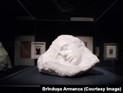 Somnul (1907), prima lucrare în marmură a lui Brâncuși, vine de la Muzeul Național de Artă al României