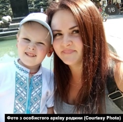 Олексій Бондар з мамою Іриною