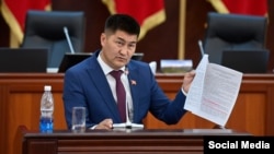 Шайлообек Атазов.