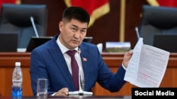 Шайлообек Атазов.