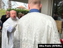 Племінник російського патріарха Кирила Михайло Гундяєв, який зараз представляє Російську церкву в ВРЦ у Женеві, у церкві Різдва Пресвятої Богородиці, Женева, Швейцарія, 15 квітня 2023 року