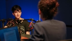 “Linda vajzë, por ndihem djalë”: Rrëfimi i transgjinorit nga Prishtina
