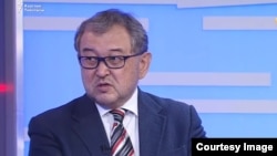 Эмил Үмөталиев.