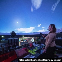 Олена розповідає у японських планетаріях про зорі