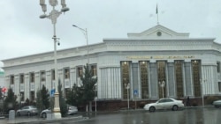 Diňle: Türk raýatlaryna durmuşa çykan türkmen zenanlaryna Türkmenistandan çykmaga rugsat berlip başlandy - çeşmeler