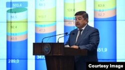 Акылбек Жапаров.