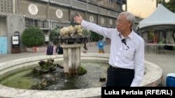 „თეთრი ტერორის“ მემორიალური პარკი ტაიბეიში. ჩინ ჰინ სანი, რომელიც 1971 წელს „კომუნისტების აგენტობის“ ბრალდებით დააკავეს და 12 წელი პატიმრობაში ჰყავდათ, ახლა თავისი ყოფილი საპყრობილის, მუზეუმად ქცეული ციხის გიდია და ყველას უამბობს, როგორ აწამებდნენ „თეთრი ტერორის“ პერიოდში