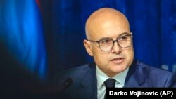 Претседателот на Српската напредна партија (СНС), Милош Вучевиќ. 