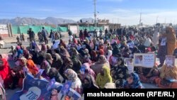 د بلوڅانو په احتجاج کې ګڼې ښځې هم شاملې دي - د ډېسېمبر ۱۲مې انځور.