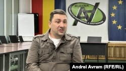 Dr. Bogdan Gheorghe, medic la Agenția Națională Antidrog, recunoaște necesitatea centrelor rezidențiale, dar consideră că o suplimentare a centrelor de tip ambulatoriu ar putea reprezenta o parte din soluție.