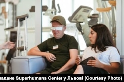 Поранений український воїн, який був проконсультований французькими лікарями