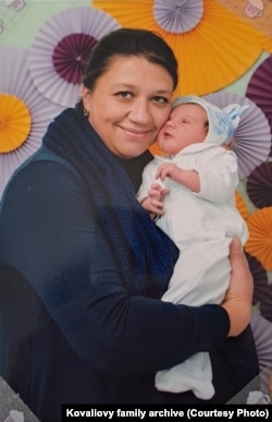 Поліна Ковальова з мамою. Фото з особистого архіву родини