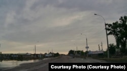 Подтопленная дорога в Олешках, июнь 2023 года