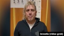 Мајкл Лик беше обвинет за продажба на мефедрон, чии ефекти се слични на оние на кокаинот и МДМА. Московскиот суд минатата година нареди негово задржување додека трае судењето.