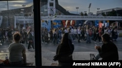 Kur gratë janë subjekt i lajmeve nëpër media, ato postime në rrjete sociale marrin tri herë më shumë reagime sesa lajmet e tjera.