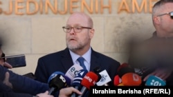 Ambasadori amerikan në Kosovë,  Jeff Hovenier. Fotografi nga arkivi. 