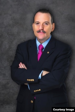 Dragoș Cabat, economist cu experiență de peste două decenii în domeniul financiar.