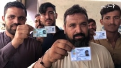 افغانان وايي د ګرفتارۍ له وېرې د کراچۍ له کیمپه بهر نه شي وتلای