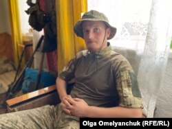 Артур навчався саперній справі у Німеччині. За його словами, набуті знання стали в нагоді