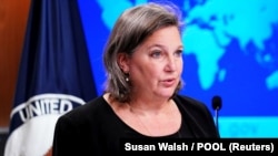 До Києва з візитом у середу, 31 січня, прибула заступниця державного секретаря США з політичних питань Вікторія Нуланд