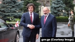 Ираклий Кобахидзе и Никол Пашинян, архивная фотография