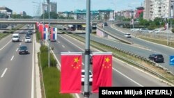 6 mai 2024, capitala Serbiei e împânzită de steaguri ale Chinei, în așteptarea președintelui Xi Jinping la Belgrad.