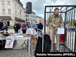 «Міжнародний ярмарок геноциду» – мистецький перформенс, ціль якого продемонструвати подвійні стандарти Європи. Варшава, Польща, 6 квітня 2024 року