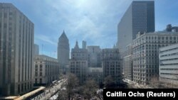 Колишній президент США Дональд Трамп прибуває до суду Манхеттена для висунення звинувачення