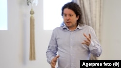 Jurnalistul Ovidiu Vanghele a dezvăluit condițiile inumane în care trăiau oamenii din trei centre private de îngrijit bătrâni din Ilfov.