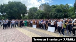 Электрондук коштомо кагазды (ЭТТК) жана электрондук эсеп-фактураны (ЭЭФ) колдонууга каршы акцияга чыккан соодагерлер. 12-июнь, 2024-жыл.