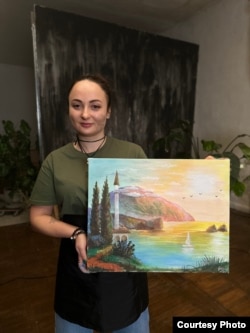 Feride Kurtmamedova Kyivde yapqan resminen. Ukrayına, 2024 senesi. F.Kurtmamedovanıñ şahsiy arhivi