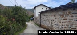 Kështu dukej një rrugë në fshatin Banjskë.