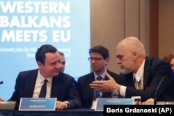 Kryeministri i Kosovës, Albin Kurti me kryeministrin e Shqipërisë, Edi Rama, në takimin e mbajtur në janar të vitit 2024, për të diskutuar Planin e Rritjes të BE-së.